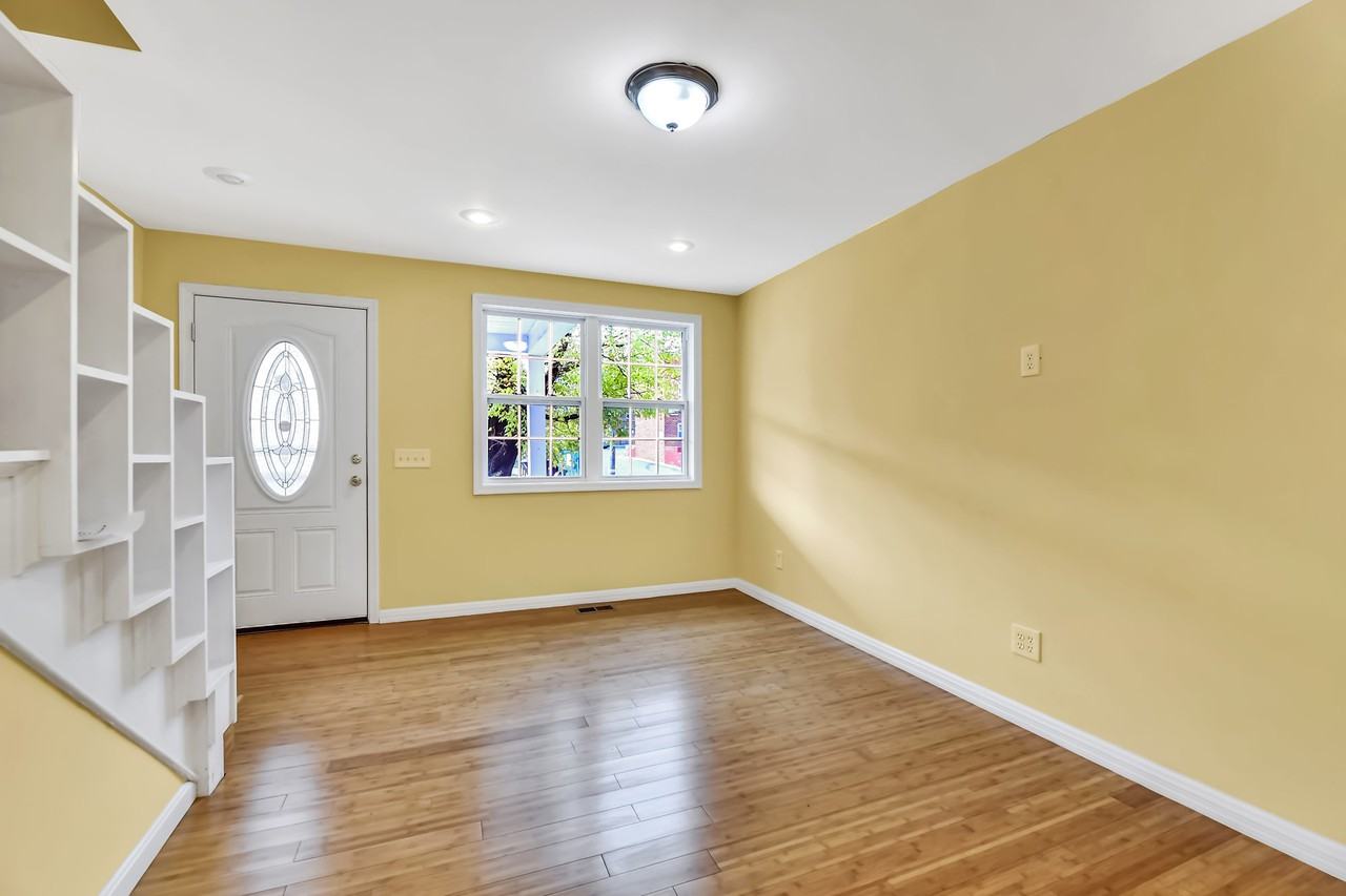 830 Dumbarton Ave - Photo 3 of 15