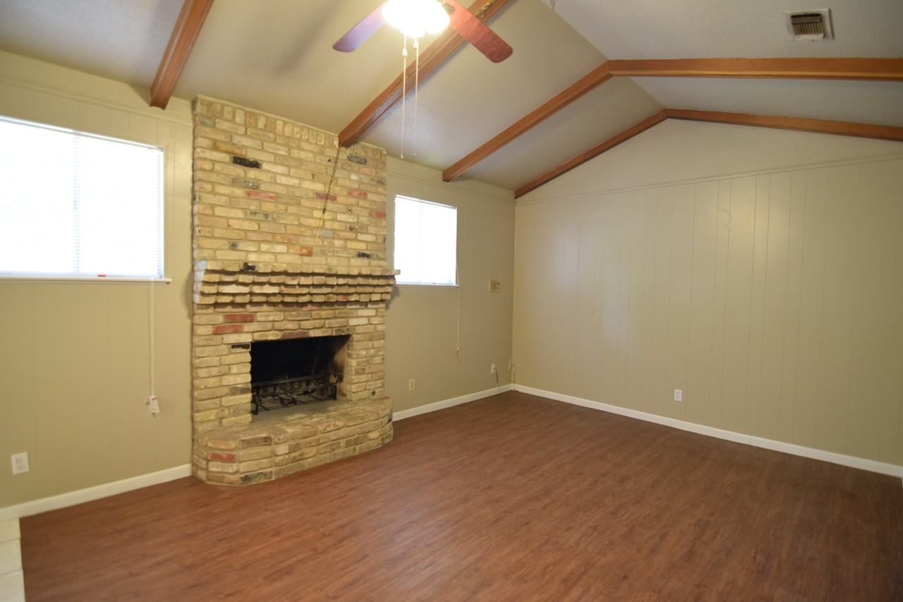 1108 Ridgeway Dr - Photo 5 of 16