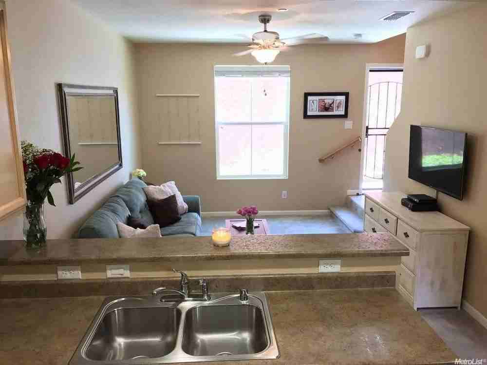 840 Copper Ln - Photo 2 of 7