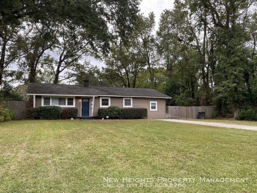 1013 Little John Dr - Photo 3 of 30