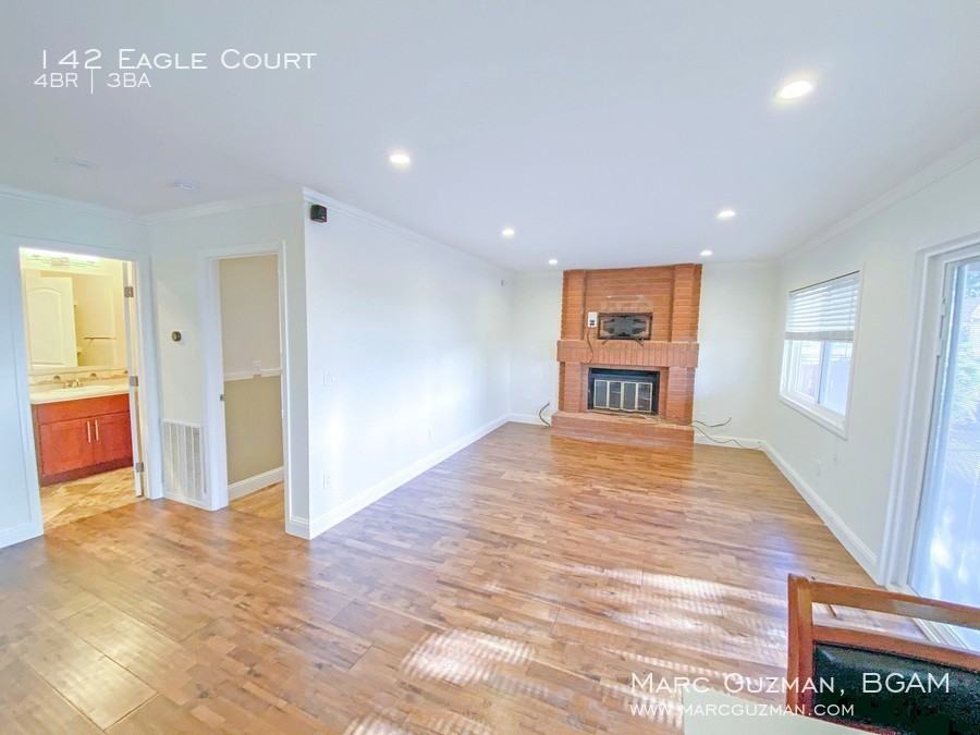 142 Eagle Court - Photo 3 of 15