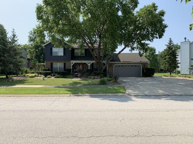 2490 Coach And Surrey - Photo 2 of 37