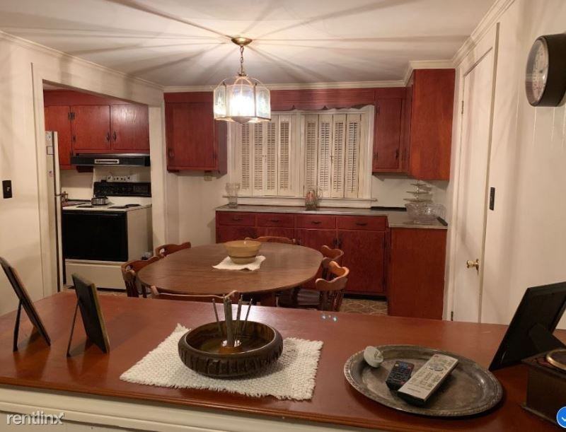 1304 Porter Ln - Photo 3 of 13