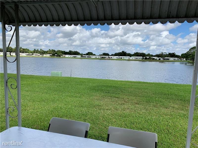 8547 Nw 12th St #A - Photo 2 of 12