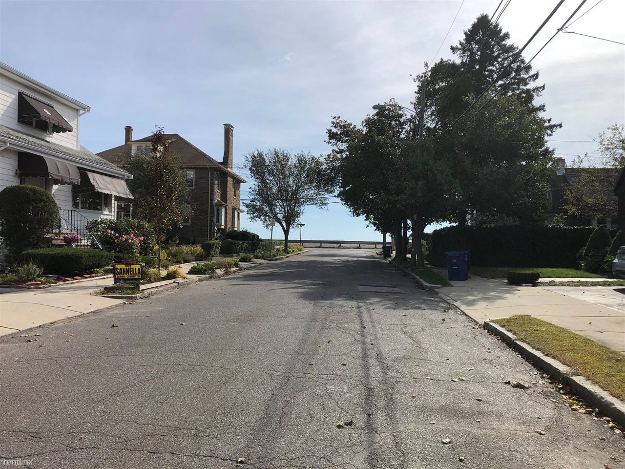 42 Goodwin Ave - Photo 3 of 33