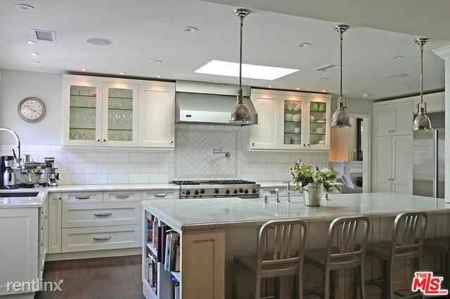 10253 Valley Spring Ln - Photo 2 of 10