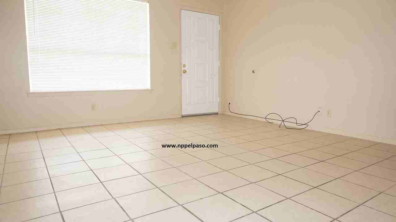 4742 Debeers Dr - Photo 2 of 13