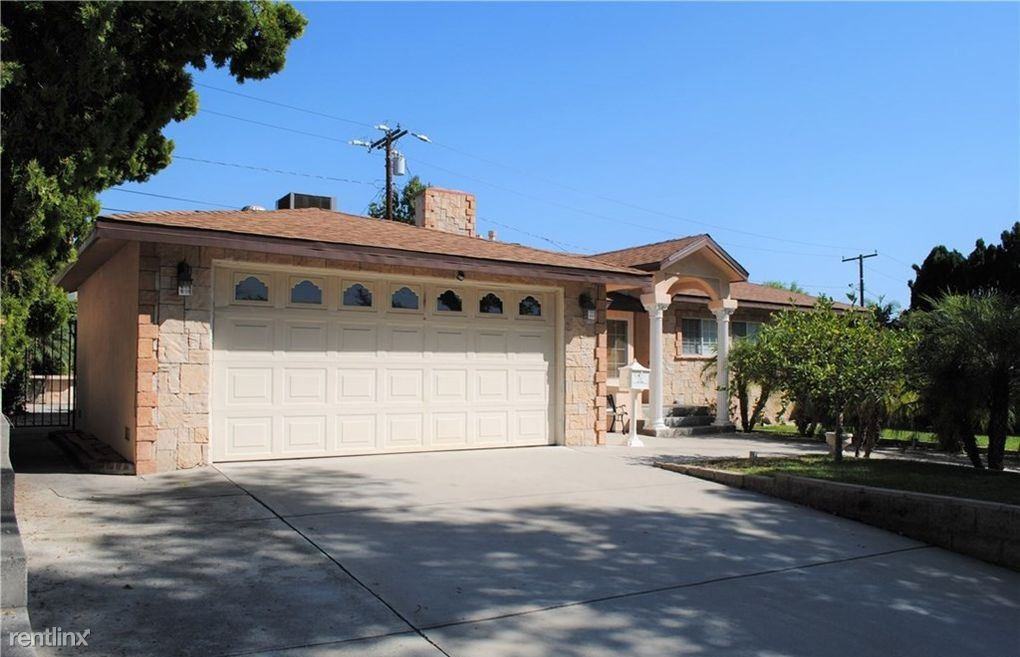 1210 Riviera Dr - Photo 2 of 4