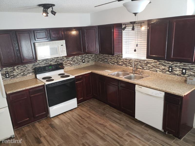 1138 E 2nd St B - Photo 2 of 24