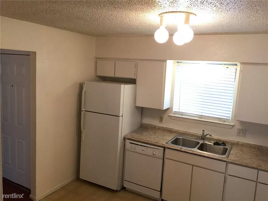 2325 Trellis Pl - Photo 2 of 4