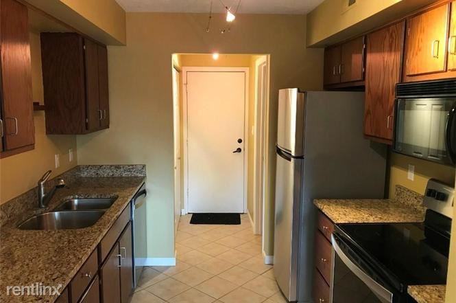 330 E Arch St - Photo 2 of 6