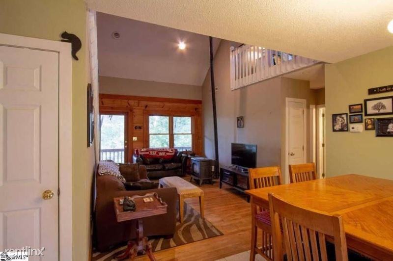 615 Secession Dr - Photo 3 of 8