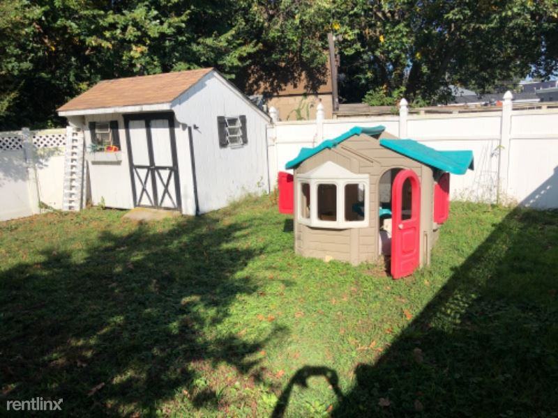 410 Buchanan Ave - Photo 2 of 15