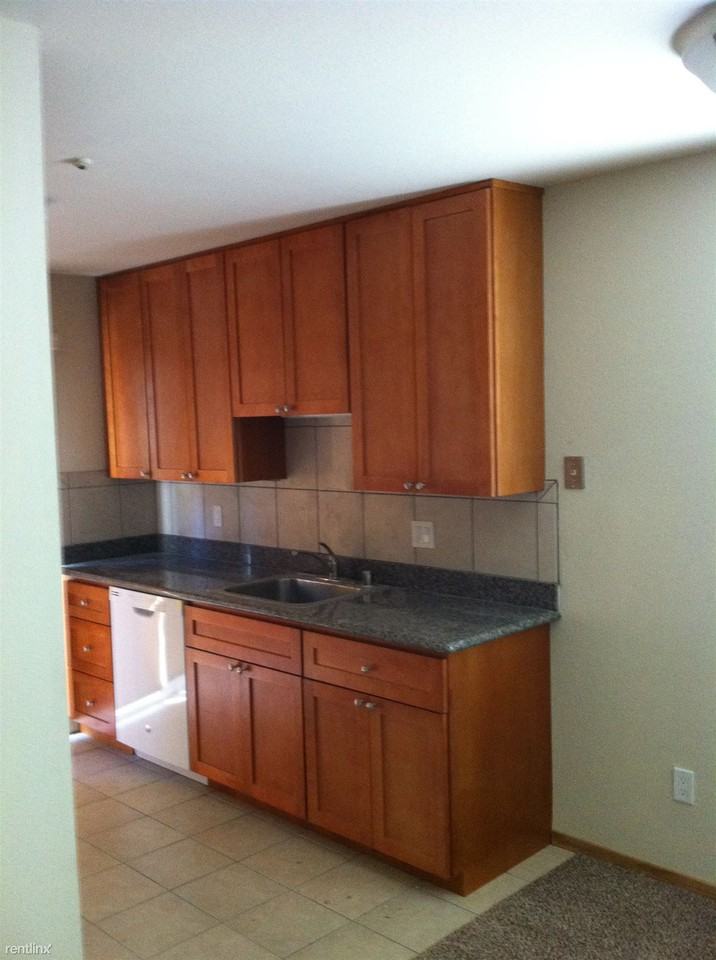 905 Joanne Ct - Photo 3 of 8