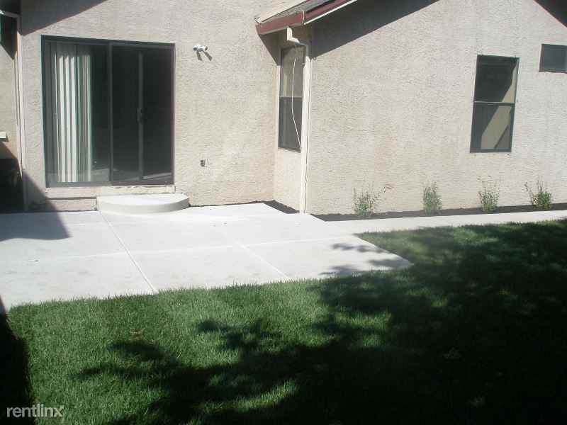 930 Doeskin Ter - Photo 2 of 5