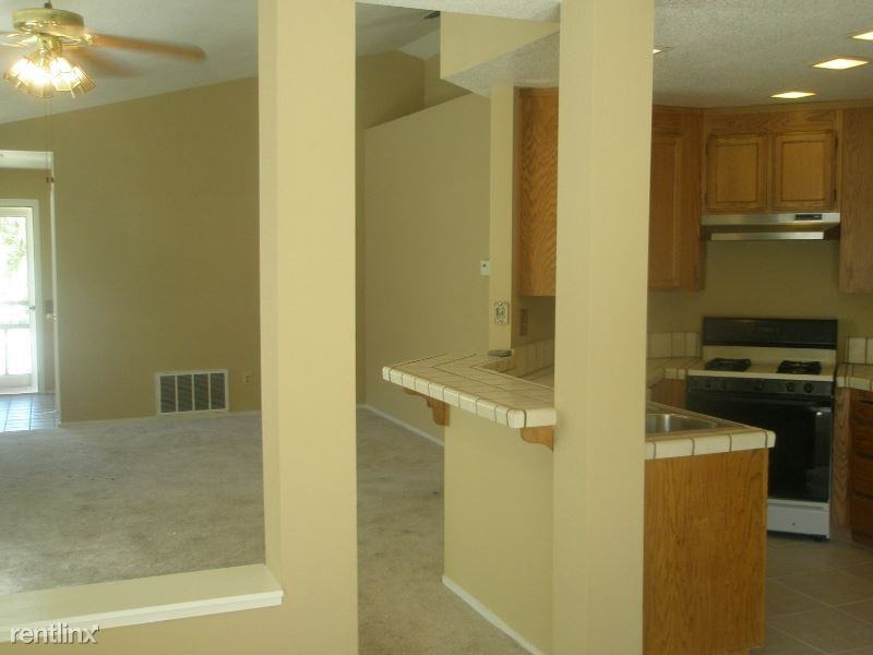 930 Doeskin Ter - Photo 3 of 5