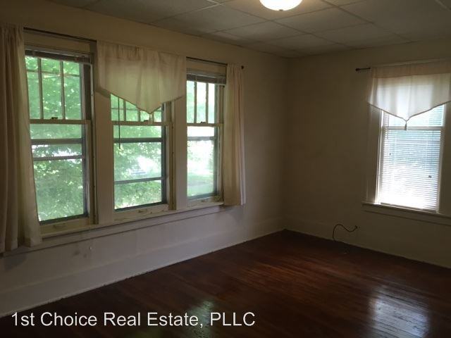 122 1/2 122-1/2 E Elm St - Photo 2 of 6