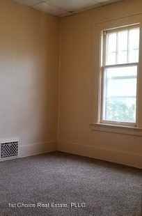 122 1/2 122-1/2 E Elm St - Photo 3 of 6