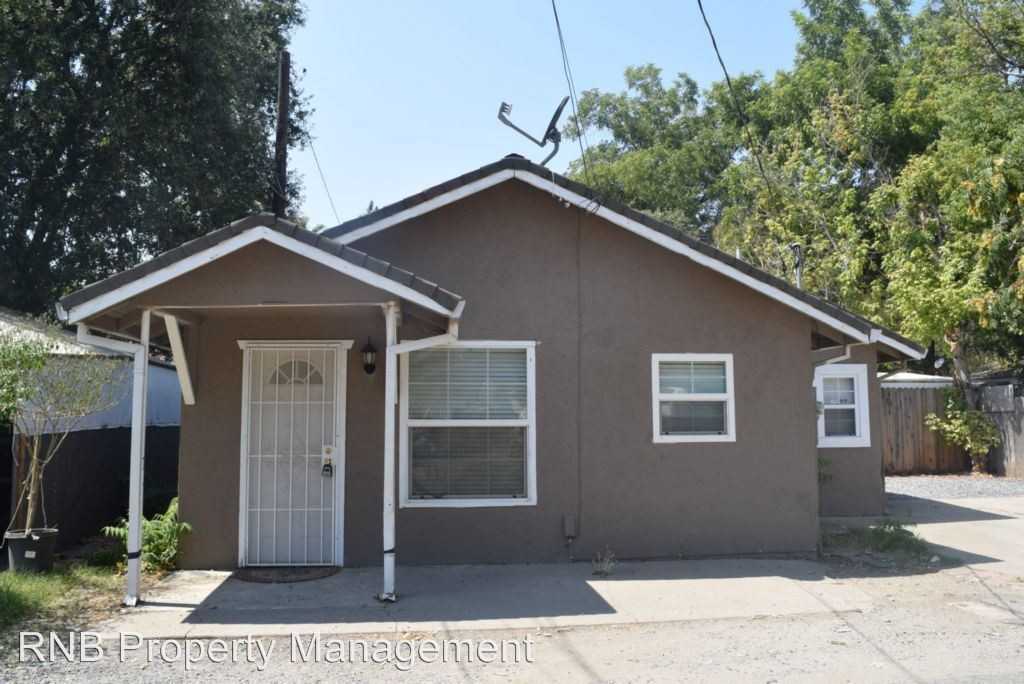 323 1/2 1/2 C Street, Roseville, CA 95678 2 Bedroom House for Rent for