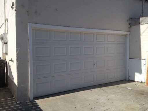 251 E Barclay St - Photo 3 of 4