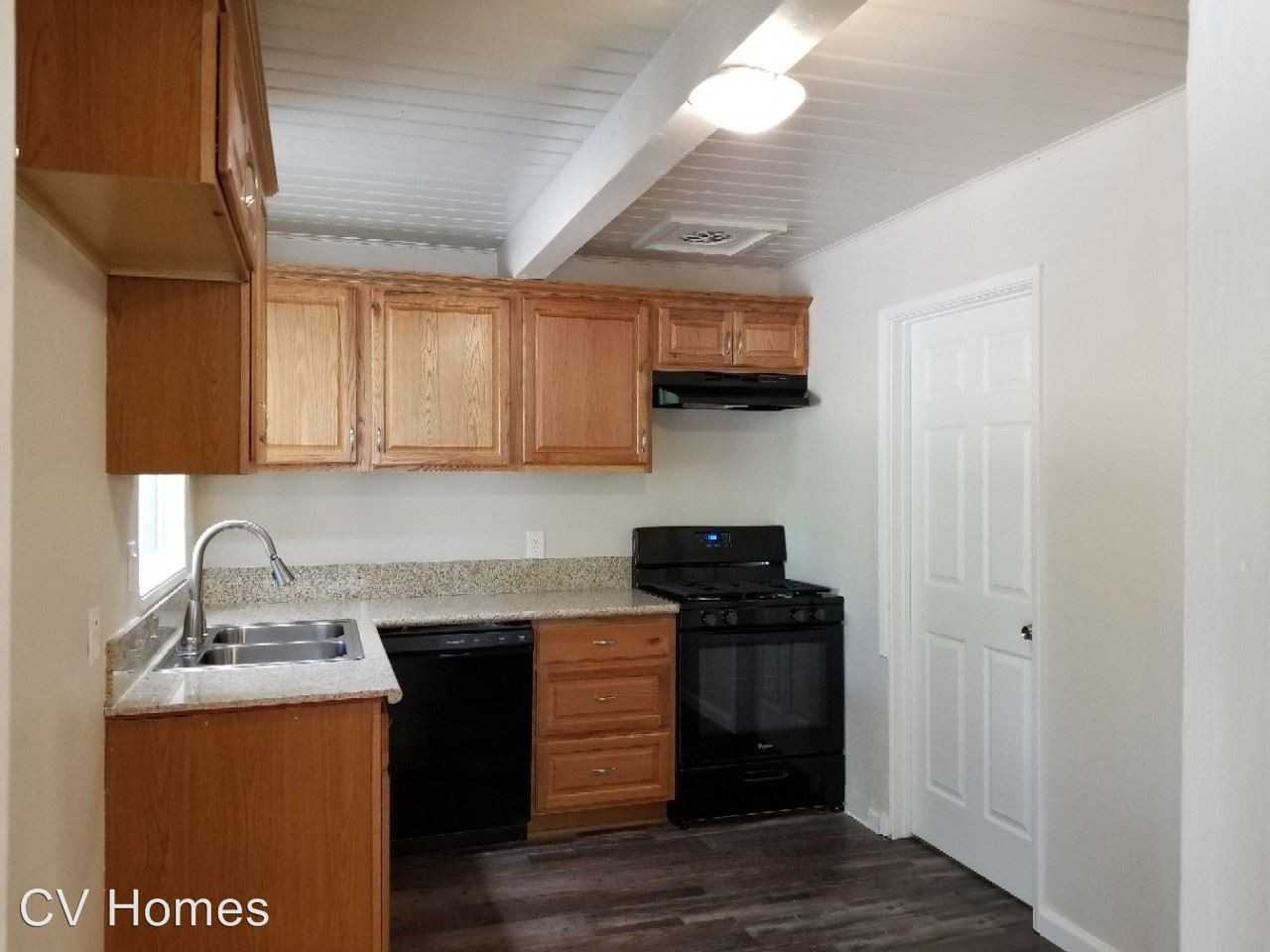 5808 61st St - Photo 3 of 39