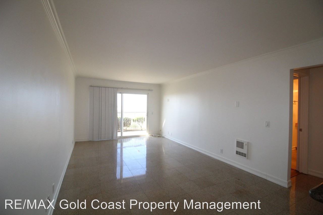 338 E. Surfside - Photo 2 of 31