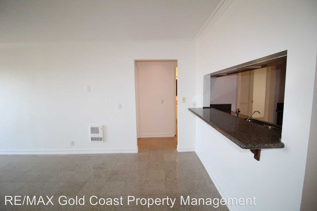 338 E. Surfside - Photo 3 of 31