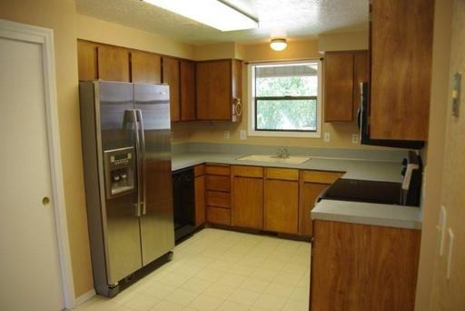 4418 Oxbow Pl - Photo 3 of 8