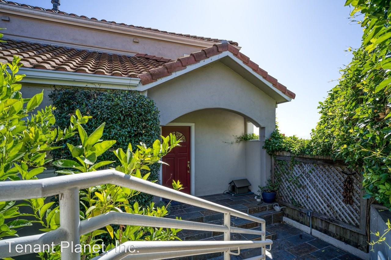 4630 Redwood Rd - Photo 3 of 33