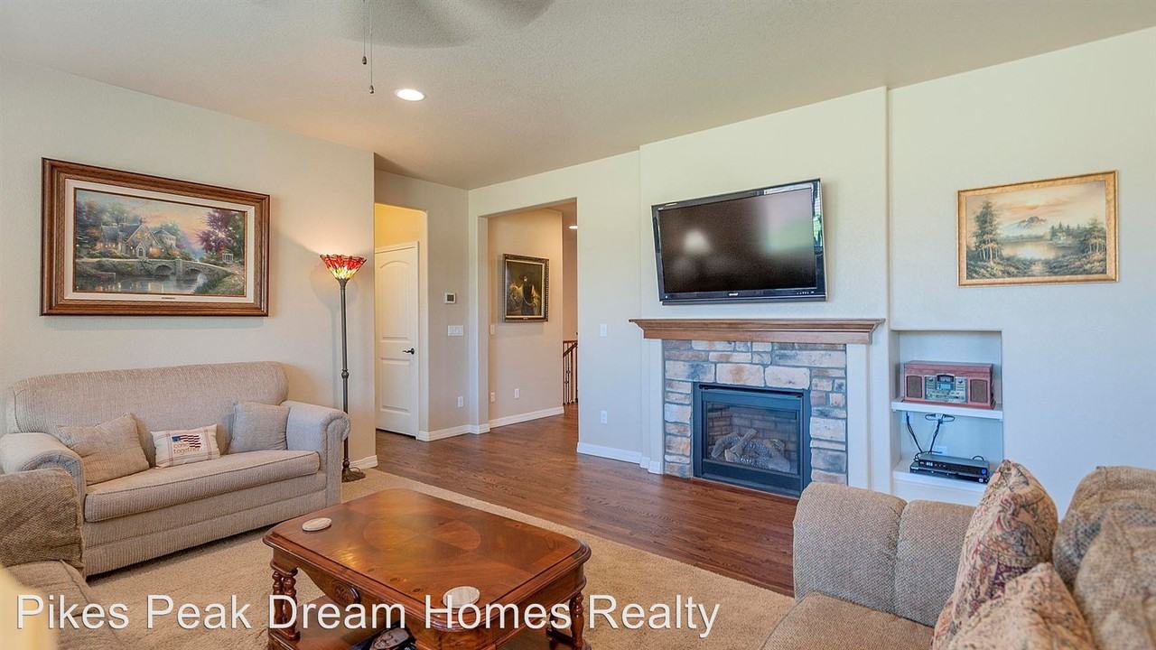 1916 Villa Creek Drive - Photo 2 of 18