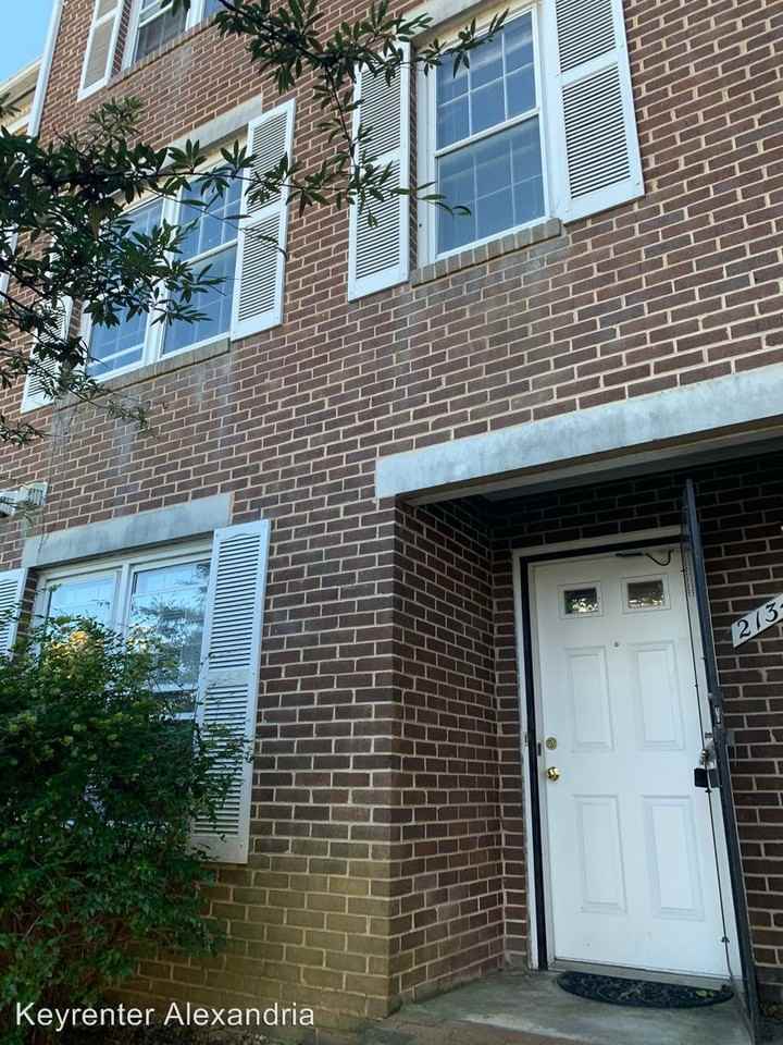 2134 Lee Hwy - Photo 2 of 12