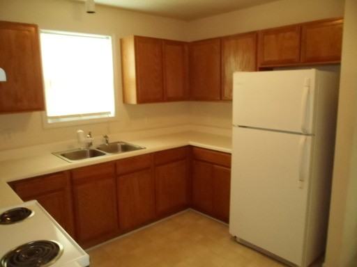 59 N Sussex Dr - Photo 3 of 8