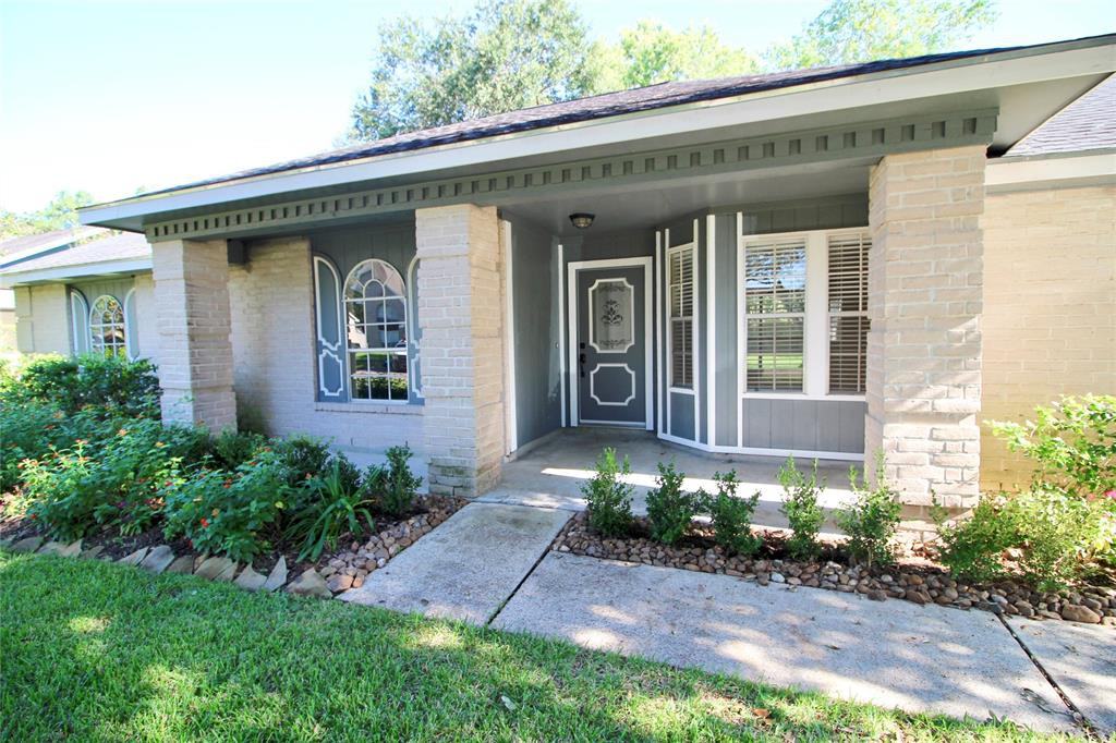 809 Lancaster Drive - Photo 2 of 21