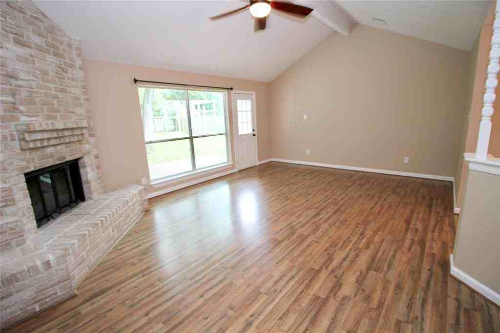 809 Lancaster Drive - Photo 3 of 21