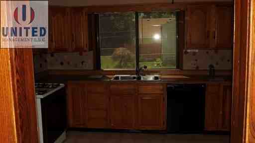 4124 Harrison St - Photo 2 of 8