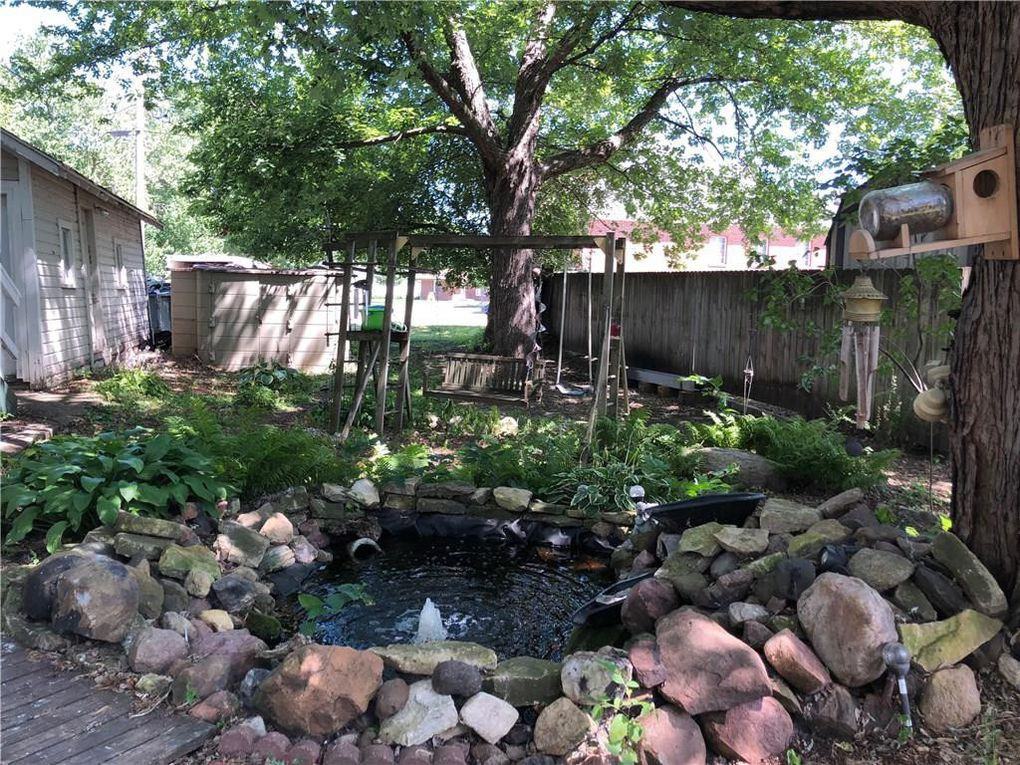 211 Coover Ave - Photo 3 of 9