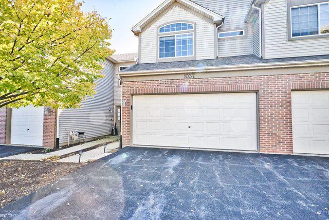 1037 Woodview #1037 - Photo 2 of 30
