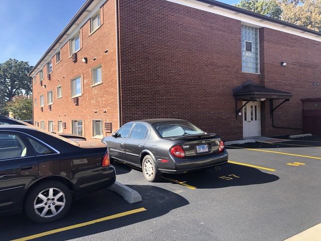 2537 Thatcher #3E - Photo 2 of 9