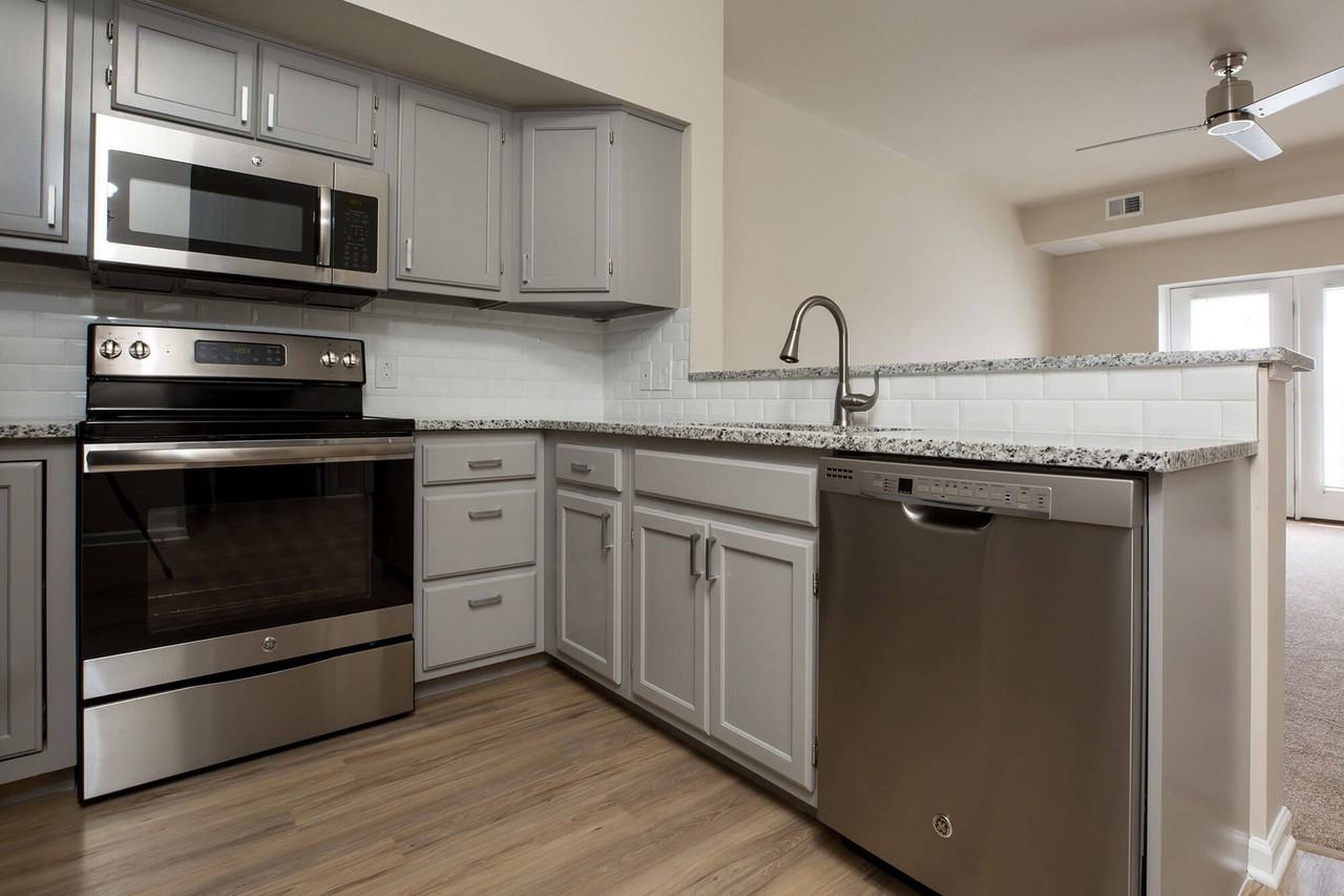 200 East Avenue - Photo 3 of 47