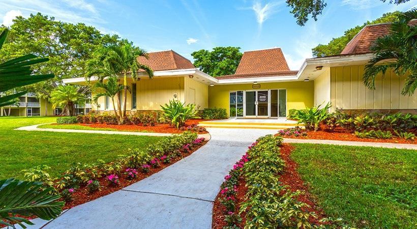 555 Kirk Rd - Photo 3 of 18