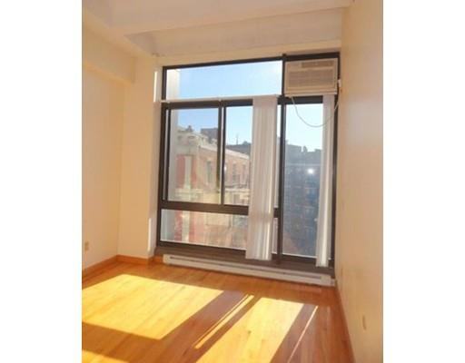 12 Stoneholm Street #404