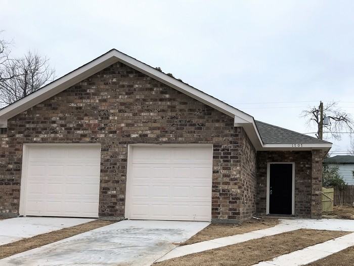 1705 East Powell Avenue - Photo 3 of 19