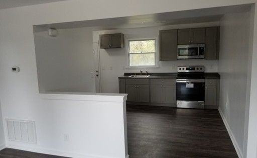 Cool Springs Apartments - 1516 W. Clara D #7 - Photo 2 of 6