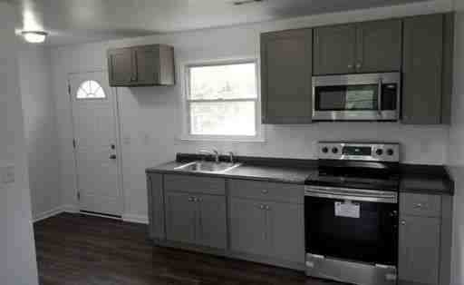 Cool Springs Apartments - 1516 W. Clara D #7 - Photo 3 of 6