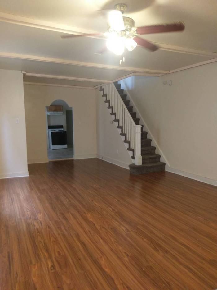 2712 Lincoln Avenue - Photo 2 of 13