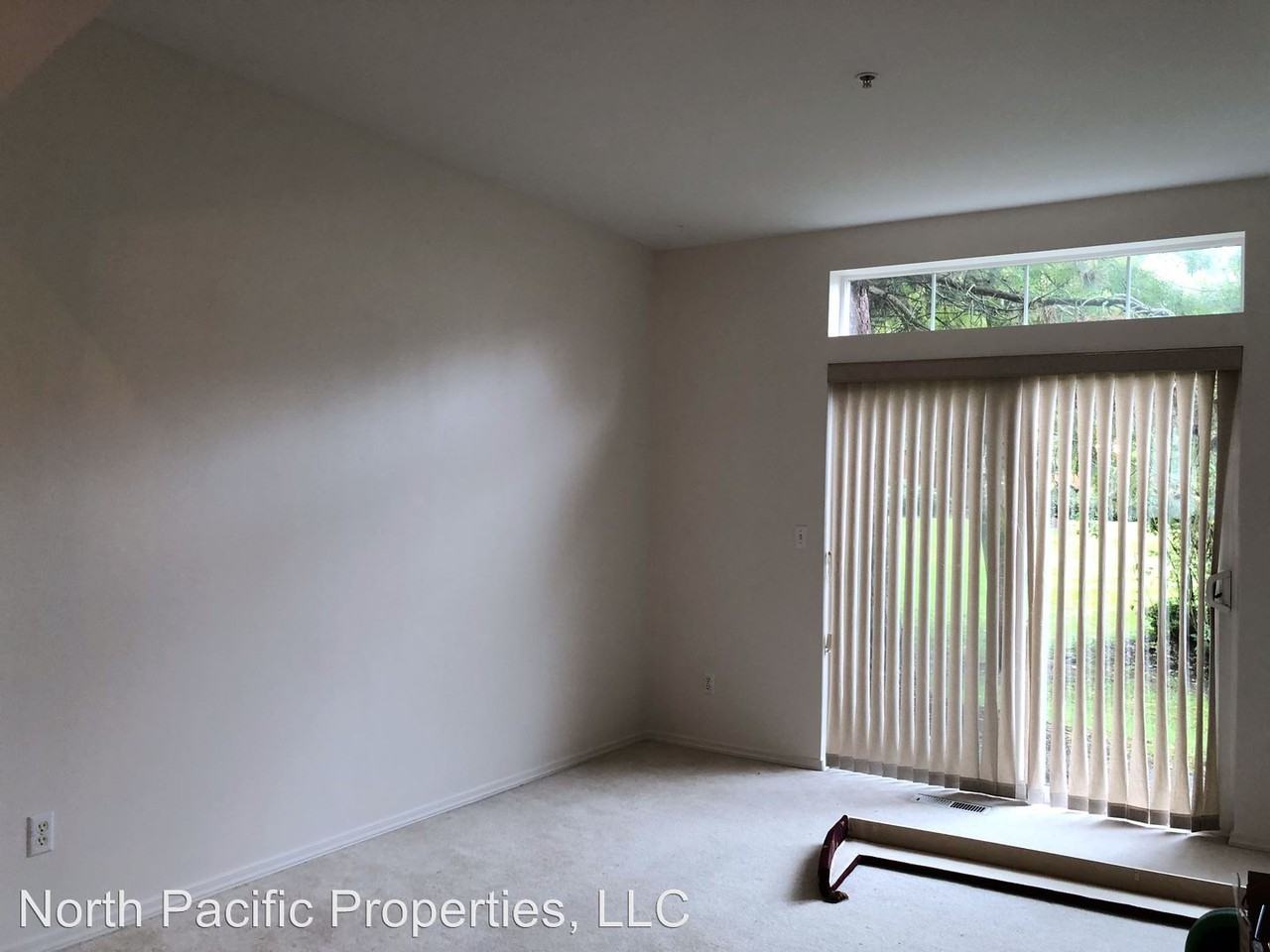 2212 Newport Way Nw - Photo 3 of 10