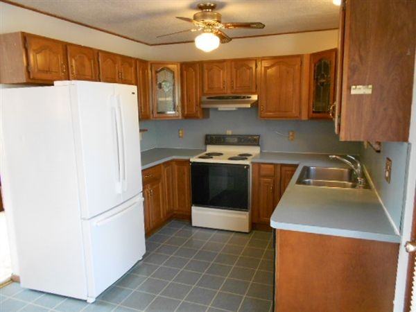 2315 Wenona Ct - Photo 2 of 5