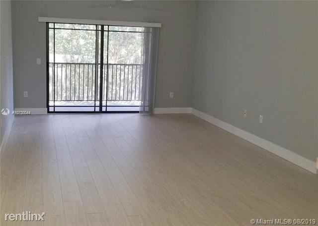 2727 Anzio Ct 311 - Photo 3 of 10