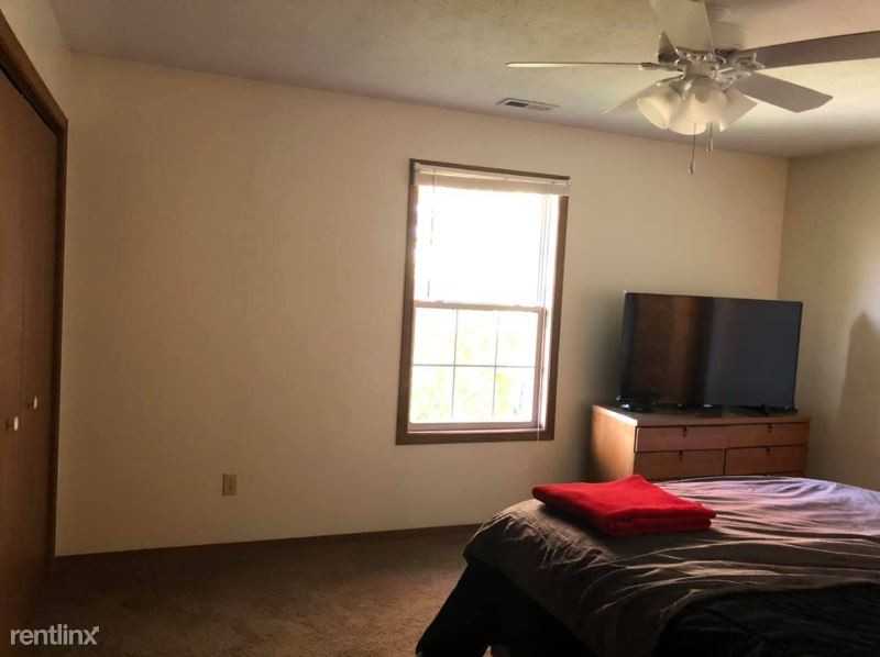 7 Christopher Way - Photo 3 of 14