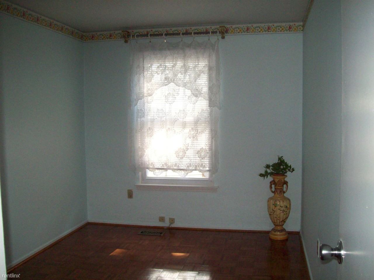 13078 Blakeslee Dr 1 - Photo 3 of 8